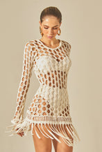 Laden Sie das Bild in den Galerie-Viewer, Model Front: Empress Mini Dress Offwhite Dress Lucia