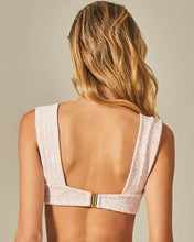 Laden Sie das Bild in den Galerie-Viewer, Image 04: Empress Top Top Hoop Sloane Pink Tweed Texture