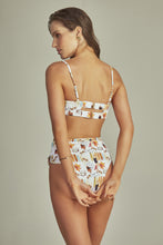 Laden Sie das Bild in den Galerie-Viewer, Model Back: Empress Set Bikini Antigua Pop Art