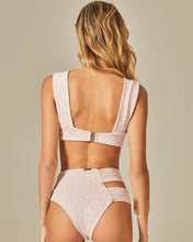 Laden Sie das Bild in den Galerie-Viewer, Image 04: Empress Set Hoop Sloane Pink Tweed Texture