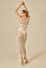 Laden Sie das Bild in den Galerie-Viewer, Model Back: Empress Maxi Dresses Offwhite Hammock