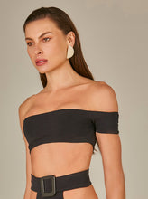 Laden Sie das Bild in den Galerie-Viewer, Model Front: Empress Top Top Biquini Suzy Textura Flat Preto