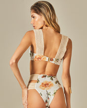 Laden Sie das Bild in den Galerie-Viewer, Image 04: Empress Set Sloane Rose Print
