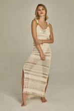 Laden Sie das Bild in den Galerie-Viewer, Model Front: Empress Maxi Dresses Regata Dress Beige
