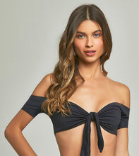 Laden Sie das Bild in den Galerie-Viewer, Model Front: Empress Top Top Biquini Cherie Preto
