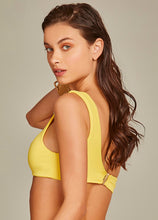 Laden Sie das Bild in den Galerie-Viewer, Model Back: Empress Top Top Biquini Nautique Amarelo Margarida
