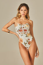 Laden Sie das Bild in den Galerie-Viewer, Model Front: Empress One-Piece Tule Bouche Body Rose Print
